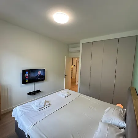 Luxury Escape In Waterfront Διαμέρισμα