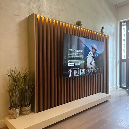 Luxury Escape In Waterfront Apartment *